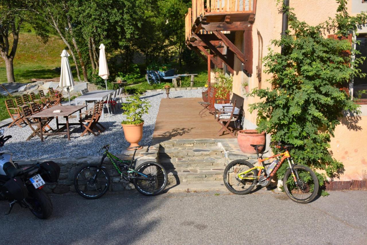 Gite-Auberge De Montvilliers Aime Kültér fotó