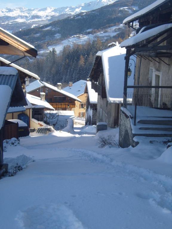 Gite-Auberge De Montvilliers Aime Kültér fotó